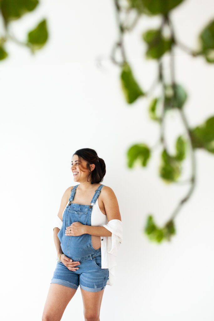 simple modern maternity session